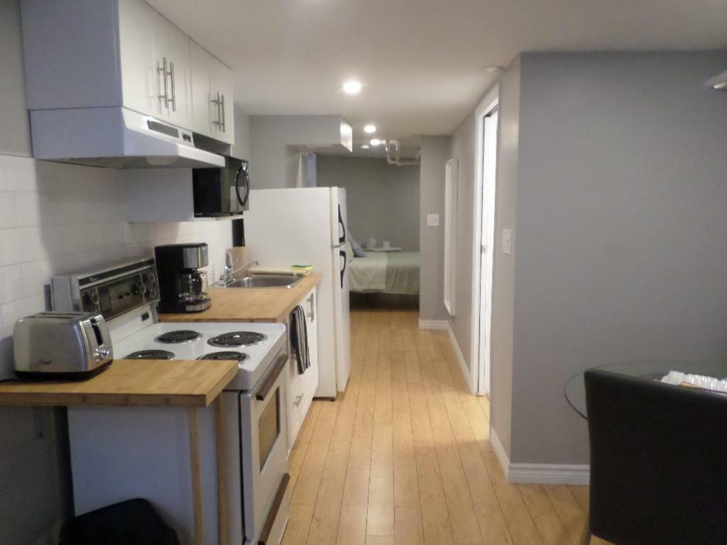 Fantastic And Modern Downtown 1-Bed Basement Apt., Parking Wi-Fi And Netflix Included Ottawa Zewnętrze zdjęcie