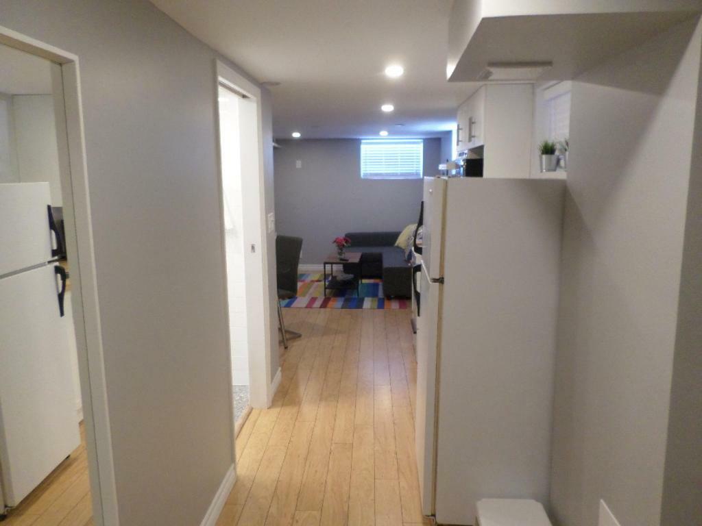 Fantastic And Modern Downtown 1-Bed Basement Apt., Parking Wi-Fi And Netflix Included Ottawa Zewnętrze zdjęcie